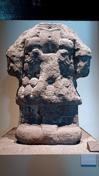 Statue of Yolotlicue - Aztecs — Arte azteca