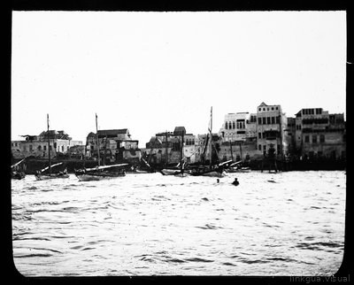 Yémen. 5, la plage de débarquement, Hodeïda - (mission) Charnay ; (photogr.) Charnay ; (photogr. Reprod. Par) Molteni (pour la conférence donnée par) Charnay - btv1b53251
