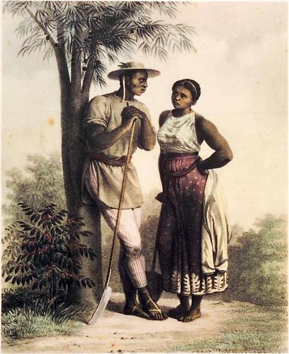Pareja afrodescendiente con azada a la sombra de un árbol