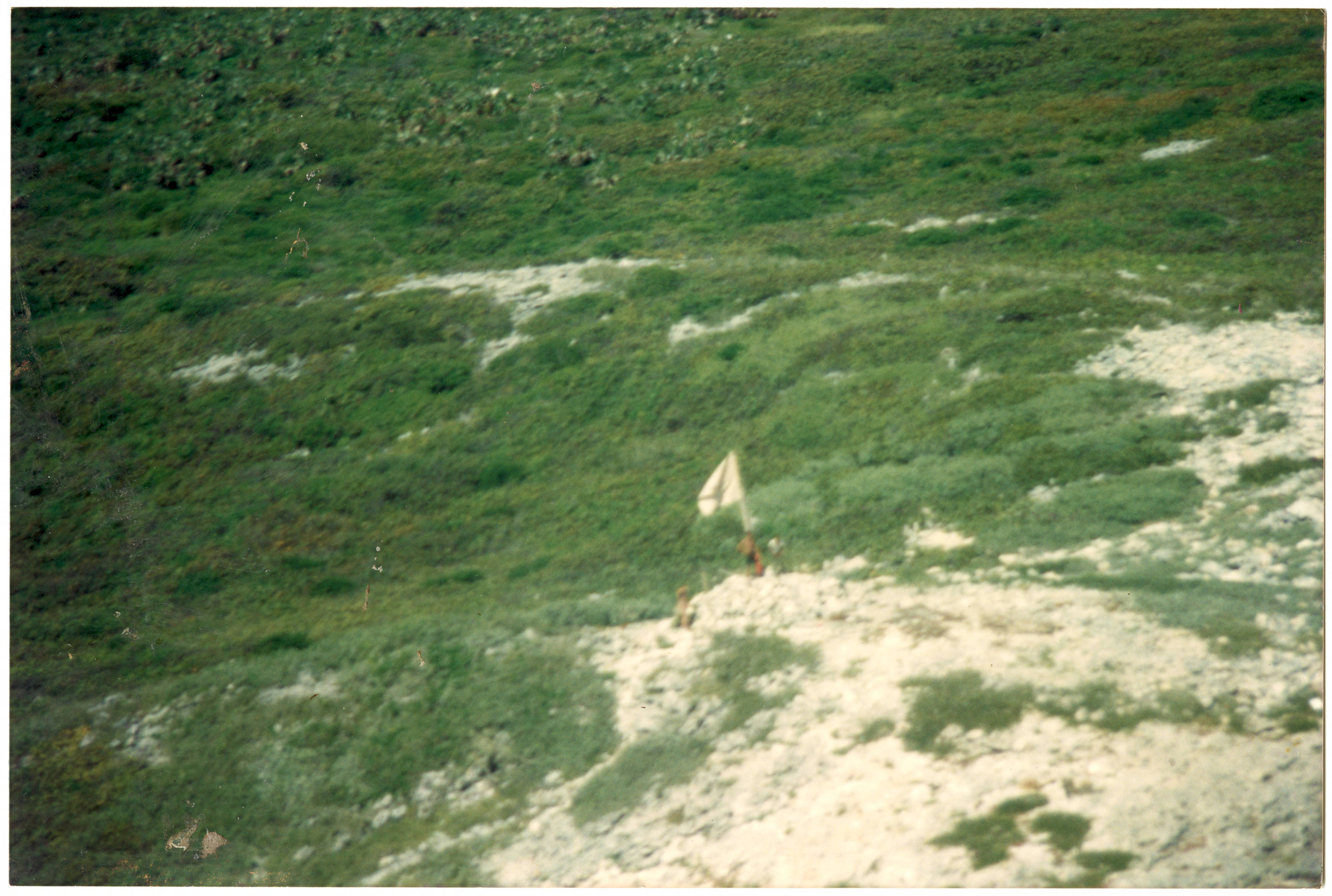Aerial view of Cuban rafters ashore — Anónimo