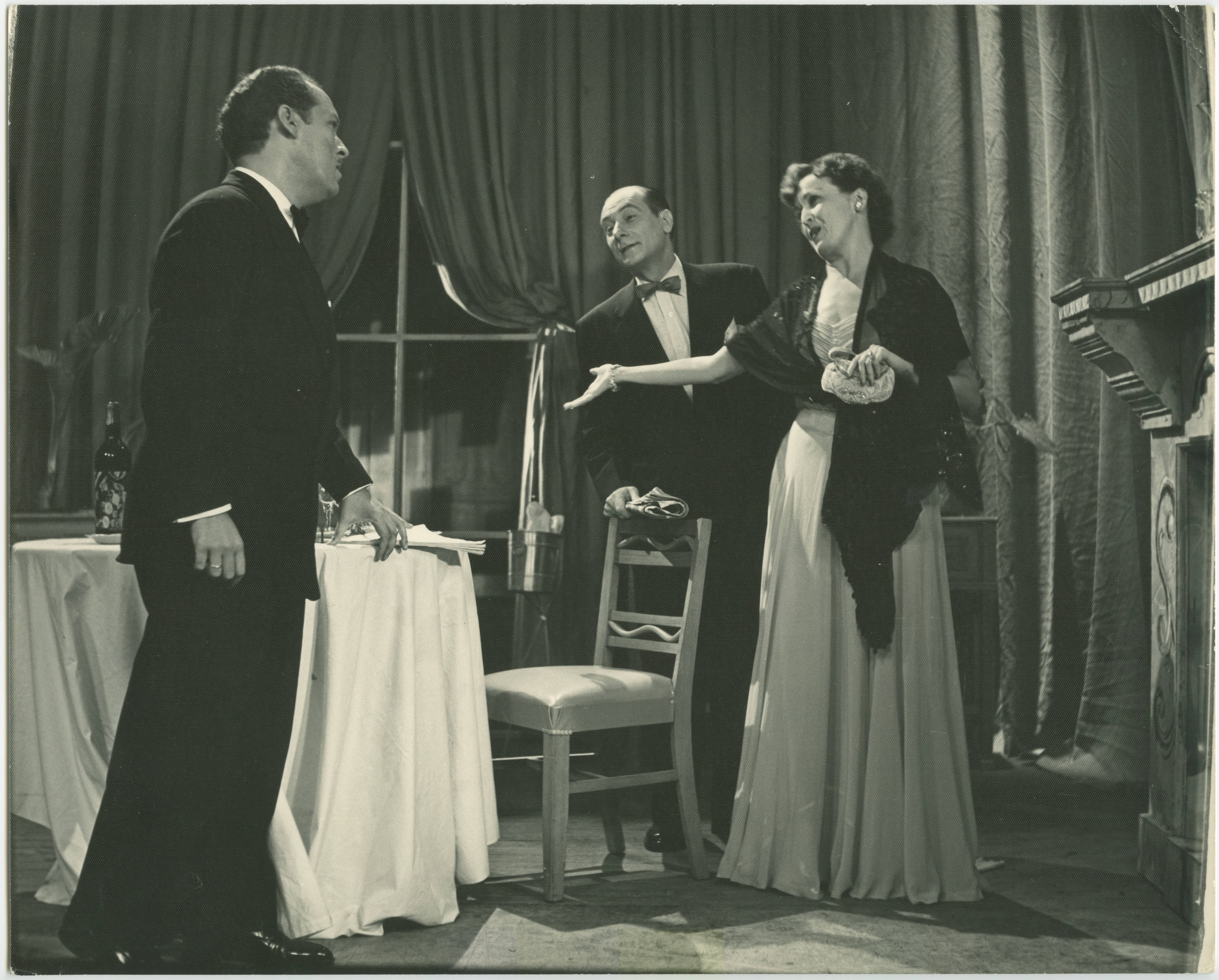 Miguel Llao (al centro), Pedro Martín Planas (a la derecha) y María Isabel Sáenz durante una representación
