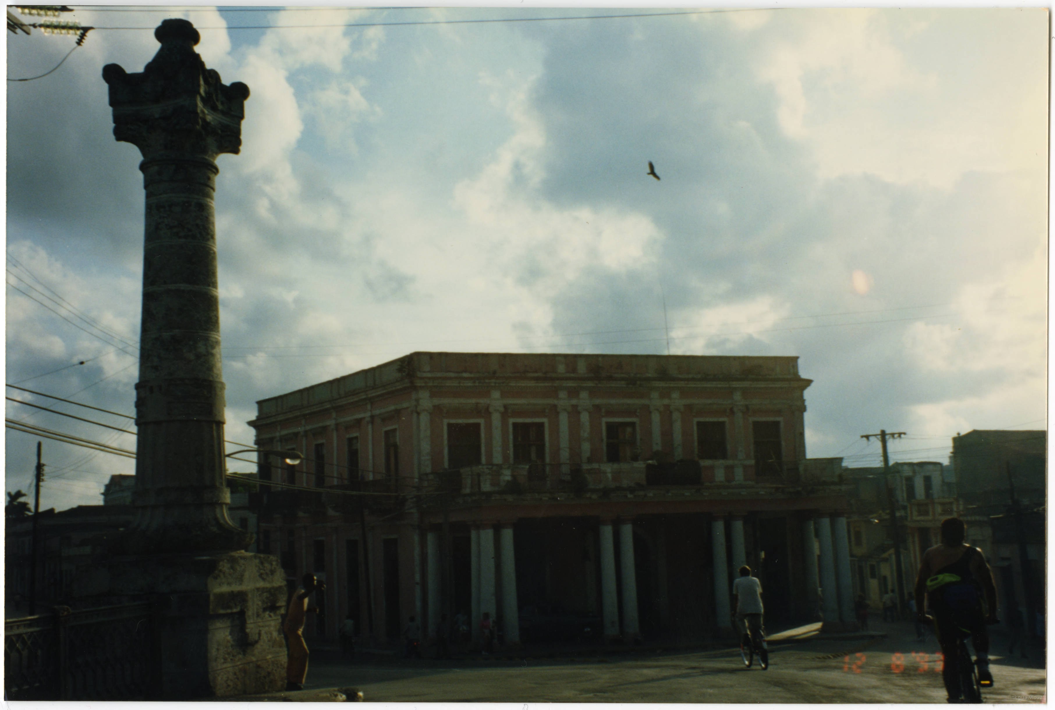 Edificio en Matanzas, Cuba — Anónimo