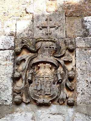 Escudo escudo en calle monjas villadiego