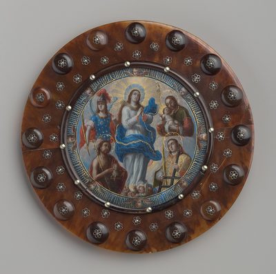 Escudo con la virgen de la