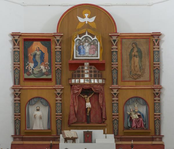 Interior details at the re-created Nuestra Senora del Espiritu Santo de Zuniga Mission, near the famous, oft-captured Presidio la Bahia in Goliad, Texas — No identificado