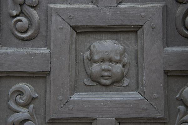 Doorway detail of the Spanish Governor's Palace in San Antonio, Texas — No identificado