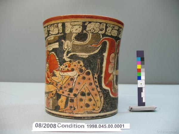 Vaso cilíndrico maya policromado, 600-900 d.C — No identificado
