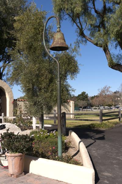 Mission bell at Santa Inés Mission in Santa Ynez, California — No identificado