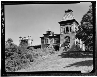 Vista general, desde el suroeste - Olana, ruta estatal 9G, Hudson, condado de Columbia, NY — Frederic Edwin Church