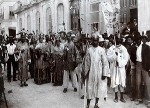 Ima genes comparsa de los chinos del barrio de col n — Fotógrafo anónimo La Habana