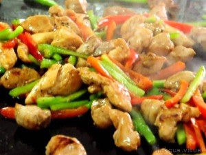 Ima genes pollo con vegetales