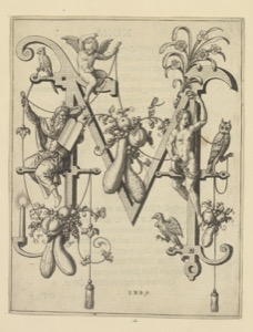 Letra capital "M" ornamentada con figuras mitológicas y animales — Anónimo