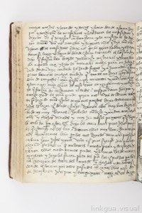 Página de un manuscrito antiguo abierta