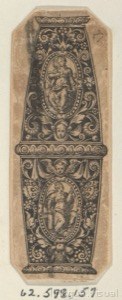 Grabado ornamentado con figuras clásicas y motivos vegetales