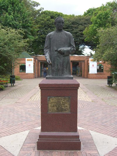 (Estatua) — José Celestino Mutis