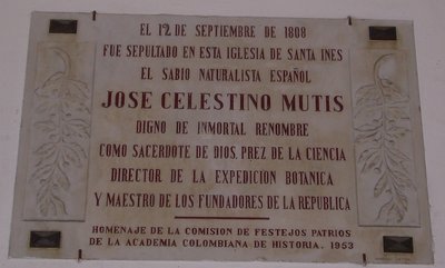 Lápida originalmente ubicada en la tumba de José Celestino Mutis, hoy exhibida en la Academia Colombiana de Historia — José Celestino Mutis