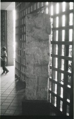 Estela Maya — Anónimo (arte prehispánico)