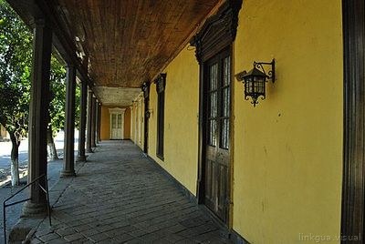 Veranda colonial