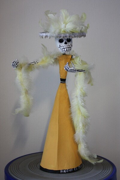 Figur "Balldame" — No identificado