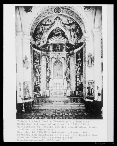 Altar mayor con dos pinturas de altar