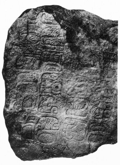Uaxactun, Stela (UAX: St. 4) — No identificado