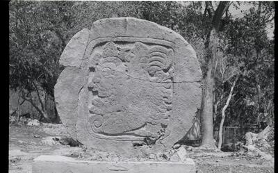 Yaxhom, Glyphic Stone (YXM: GStn.) — No identificado