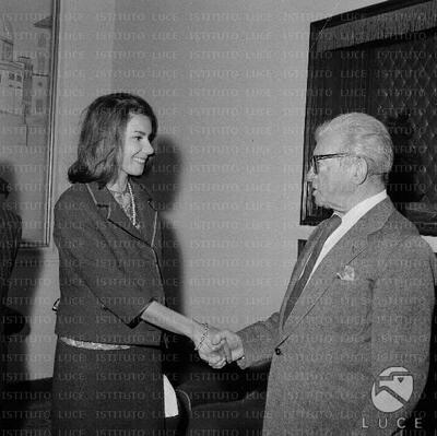 Claude Rains stringe la mano a Maya Brent — Tlacuilo anónimo, tradición mixteca-puebla (Códice Laud)