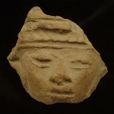 Cabeza antropomorfa — No identificado