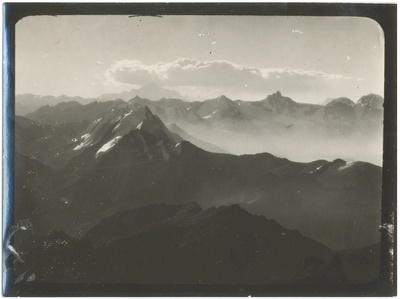 Blick vom Mururata nach Norden zum Nevado Taquesi und Caca-Aca — No identificado