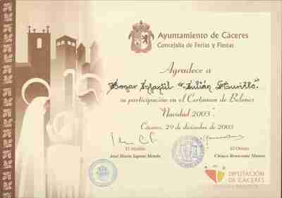Diploma del Ayuntamiento de Cáceres a favor del Hogar Infantil "Julian Murillo" — Hogar Infantil Julián Murillo (Cáceres, España)