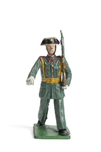 Figura de plomo de un guardia civil con uniforme verde y tricornio