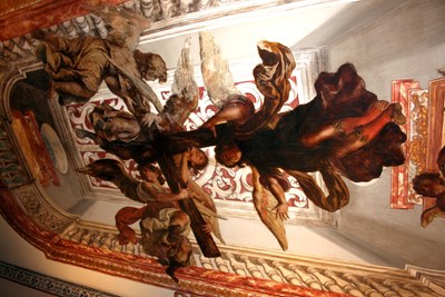 Pintura al fresco representa una escena celestial con ángeles que… — No identificado