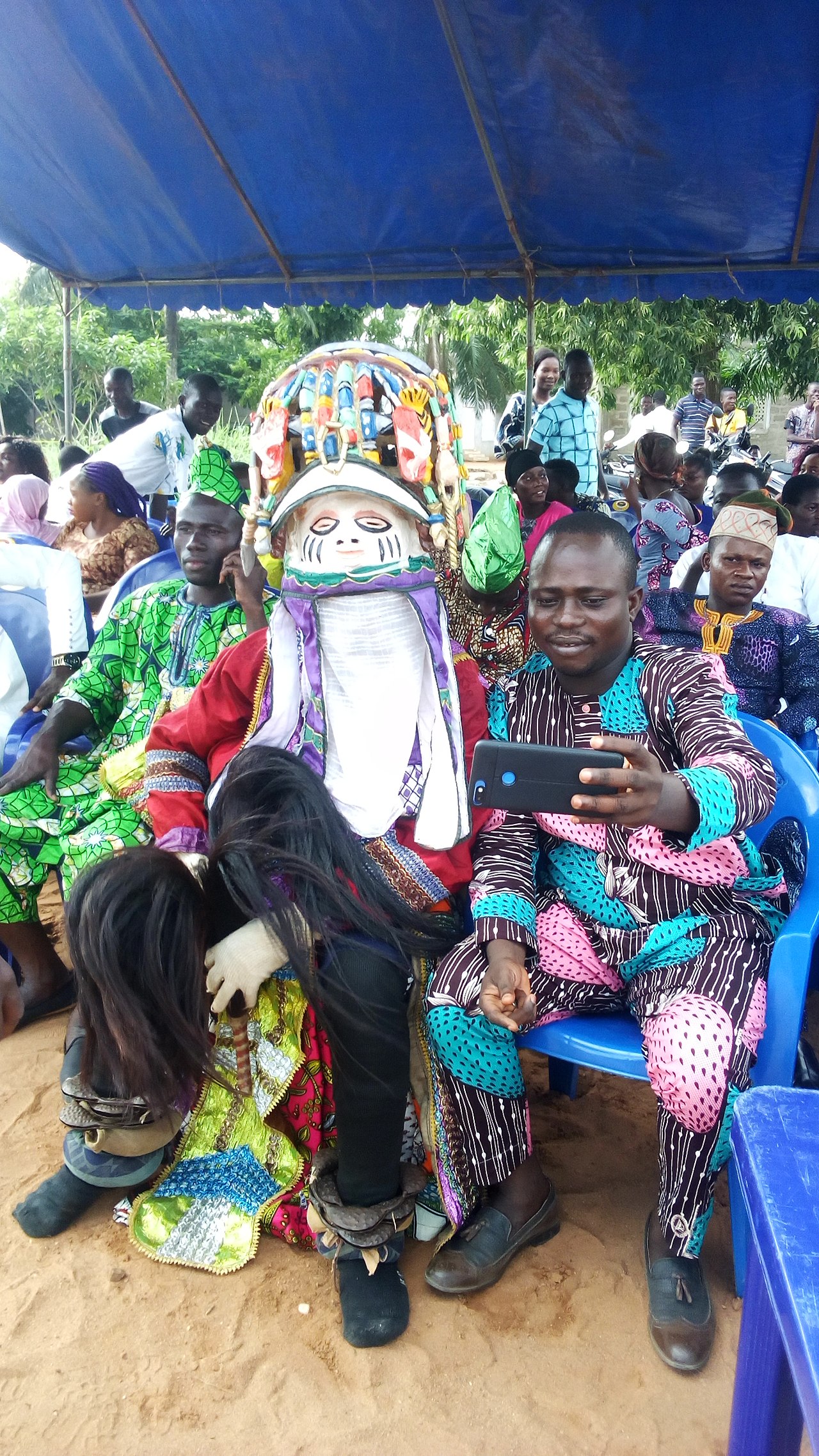 Guèlèdè Efè avec le public